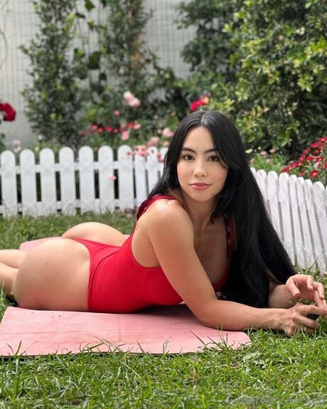 Andreatobon Co ヌード女優 写真