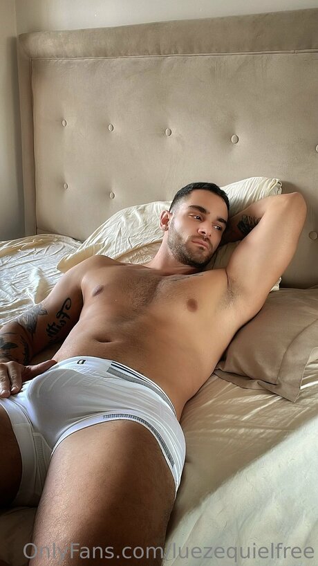 アナルトランスオンリーファンズ エロチック ギャラリー