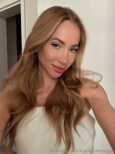 Kiaralordmagyar 無料のポルノスター 画像