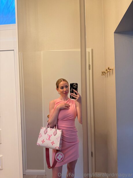 Kiaralordmagyar アート女優 写真