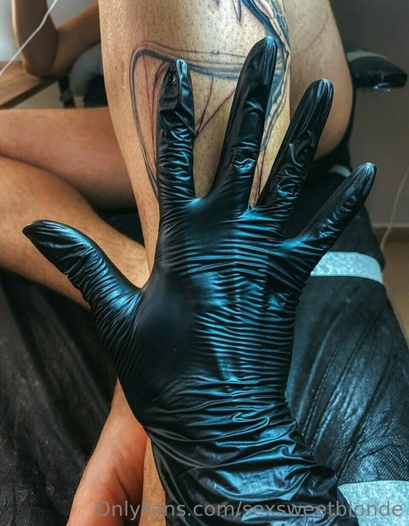 オンリーファンズで ポルノ 画像