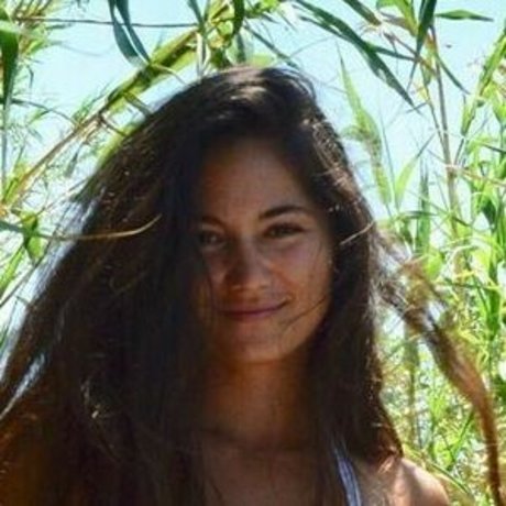 Ophelie Bau ヌードスター 写真