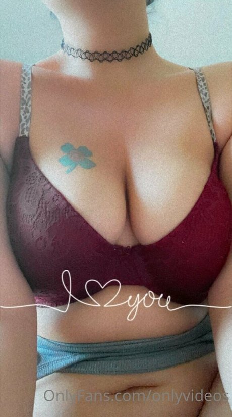 onlyvideos ポルノスター 写真