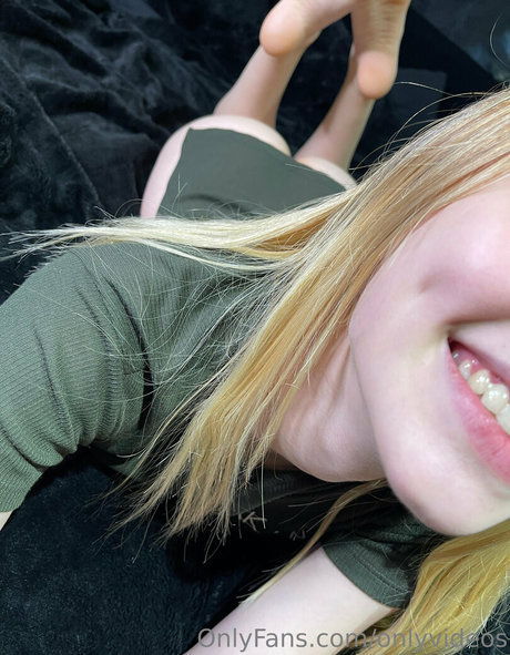 onlyvideos ポルノモデル 画像