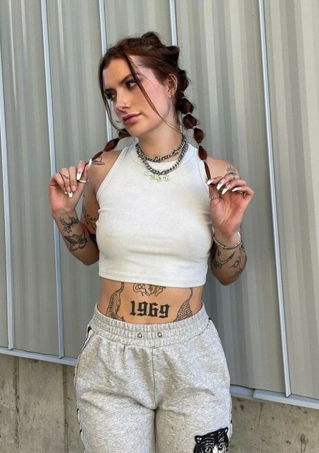 Emilysullivan 美しいスター ギャラリー