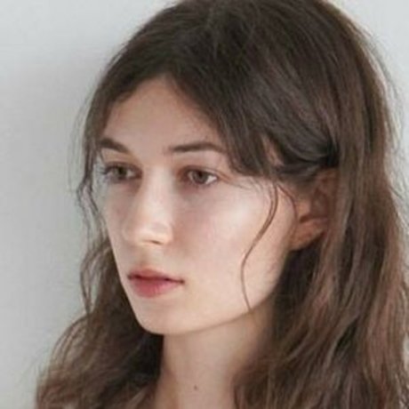 白いランジェリーオンリーファンズ セックス 写真