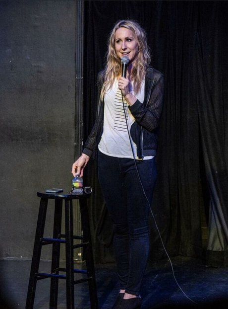 Nikki Glaser ポルノスター 写真