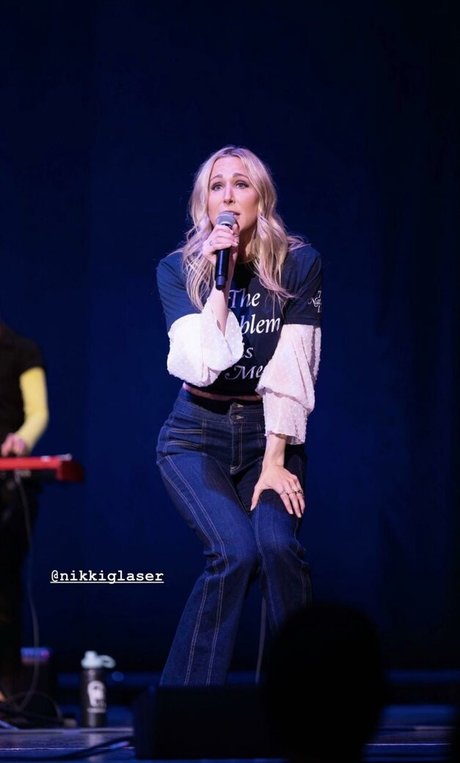 Nikki Glaser XXXモデル 画像