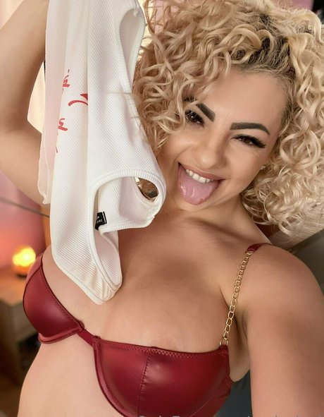 赤毛の痴女オンリーファンズ 無料ポルノ 画像