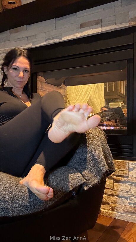 茶色の目のキティオンリーファンズ ホットセックス ギャラリー