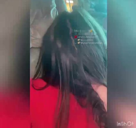 Dani Buenno 素敵なスター 写真