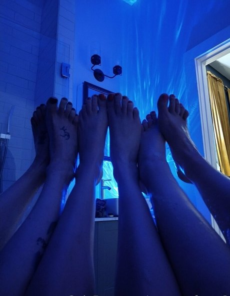 mommyfeetx2 最高のモデル 写真