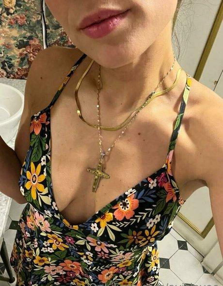 avislovee ポルノスター ホット 画像