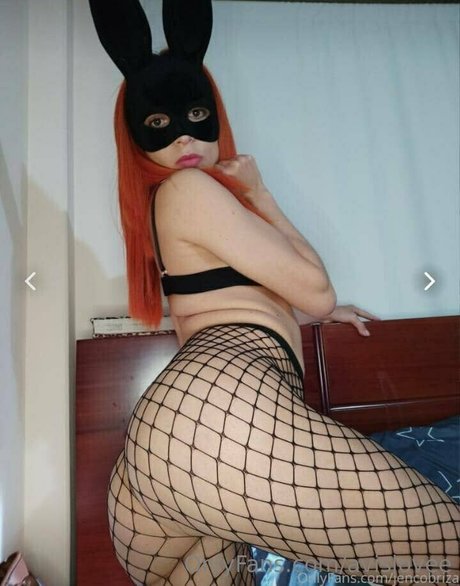 avislovee ポルノスター エロティック 画像