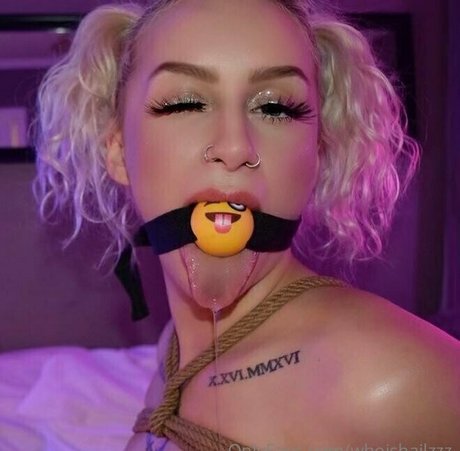 whoishailzzz 最高のポルノスター 写真