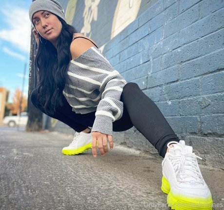 デカ尻ジーンズ オンリーファンズ ポルノ 画像