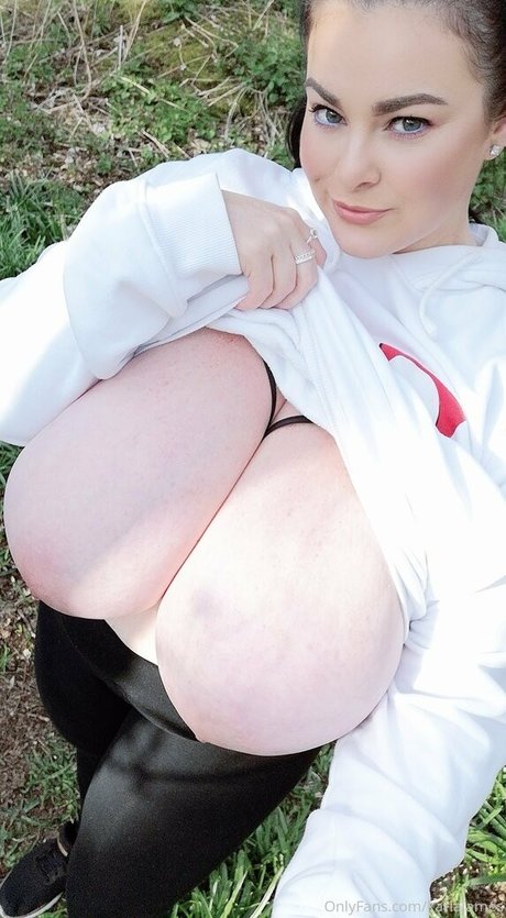 karlajames アートモデル 写真