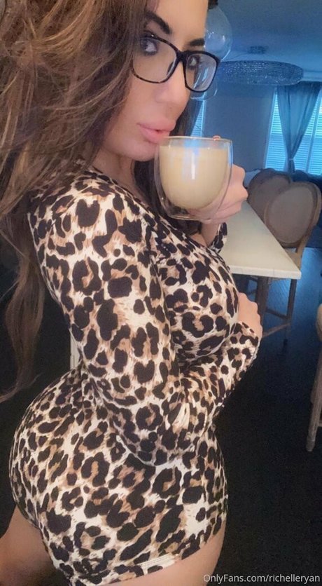 richelleryan ホットモデル 画像