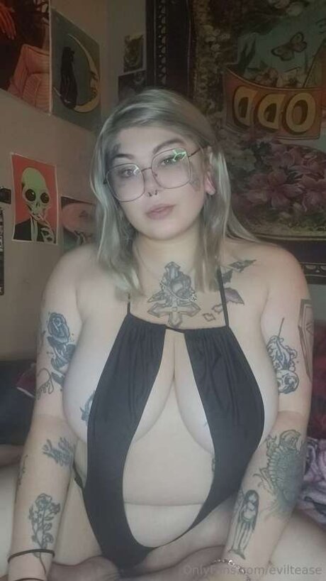 Eviltease 完璧な女優 写真
