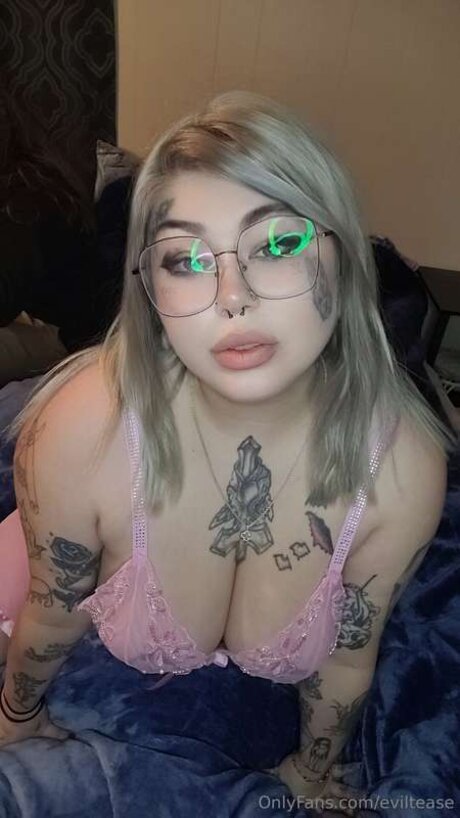 Eviltease トップモデル 写真