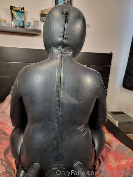 Kurolatex 無料のスター 画像