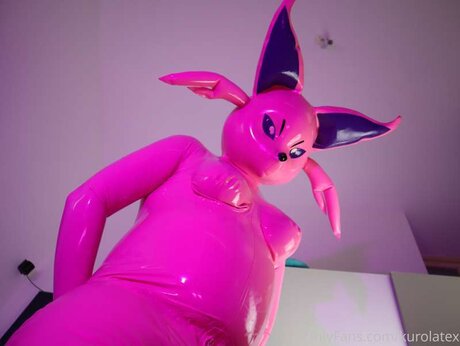 スイムオンリーファン エロチック 写真