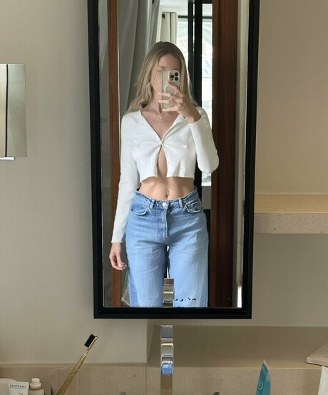 Olivia May NYC 素敵なモデル 画像