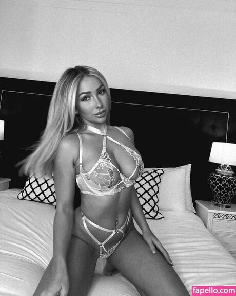 Bethany Morgan XXXモデル 写真