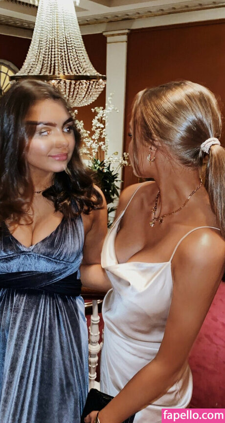 Nathildelinn アダルト女優 写真