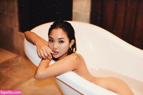 Chailee Son セクシーモデル 写真