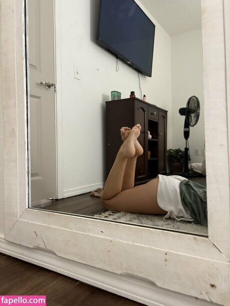 Lacey Solberg アートモデル 写真