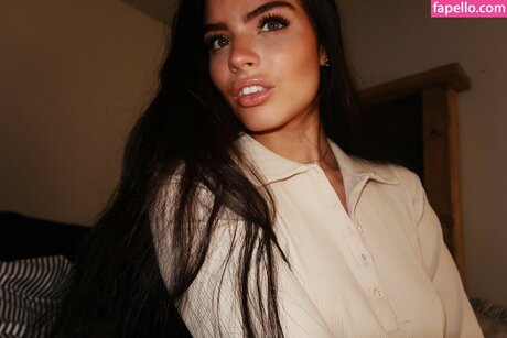 Lacey Solberg ホット女優 写真