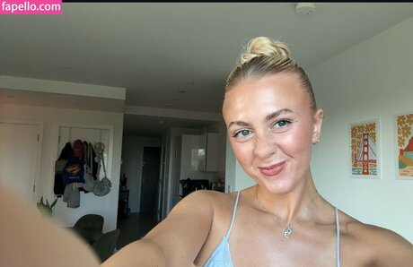 50歳のオンリーファンズ セクシーヌード 写真