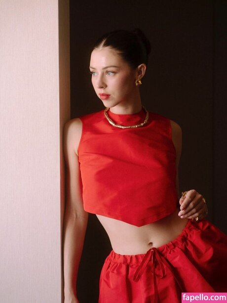 Hermione Corfield アートスター ギャラリー