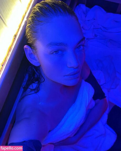 Camille Opp 裸のポルノスター 画像