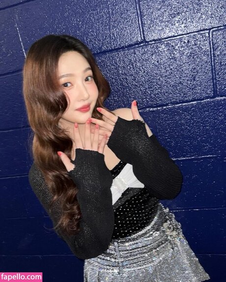 BBC フェムボーイ オンリーファンズ アート裸 ギャラリー