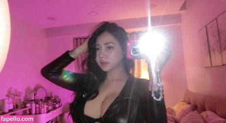 vyvybabiee セクシーモデル 写真