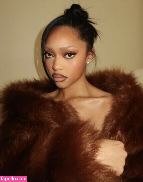 Jodie Woods 裸の女優 写真