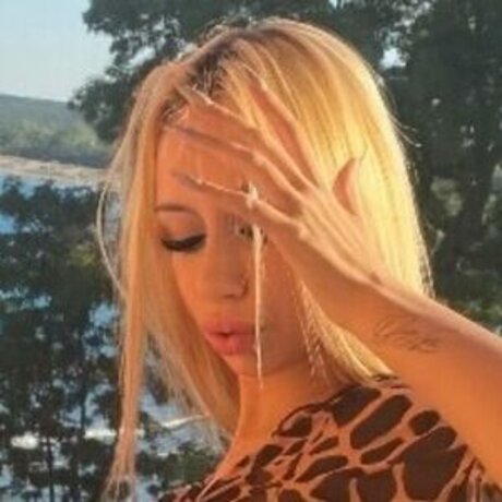 encheva mikaela666 xxxスター 写真