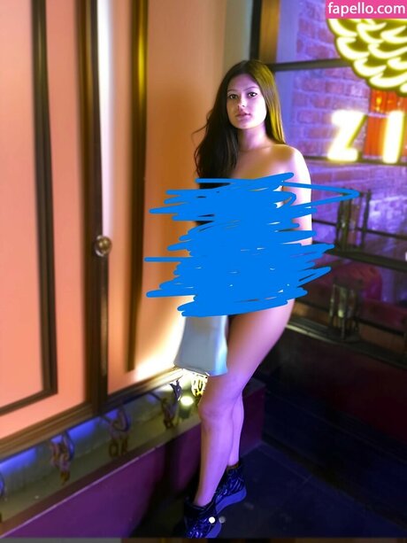 Khushi Tomar セックス女優 写真