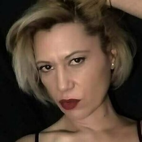 痩せた美女オンリーファンズ ポルノグラフィック 画像