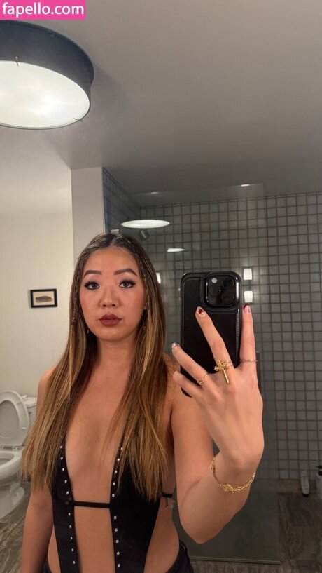 Simona Shao 高品質のポルノスター 写真