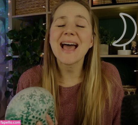Fastasmr エロティックなスター 写真