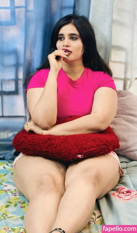 Pavitra Poojary xxxモデル 写真