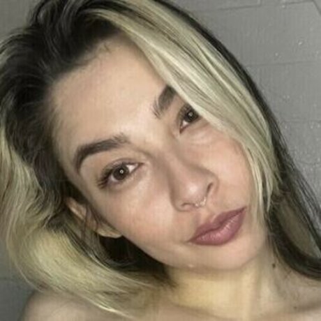 Alanna Castro アダルトモデル 写真