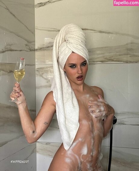 Victoriadeangelis ポルノスター エロティック 写真