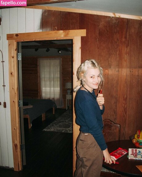 Emma Proulx ポルノスター セクシー 写真