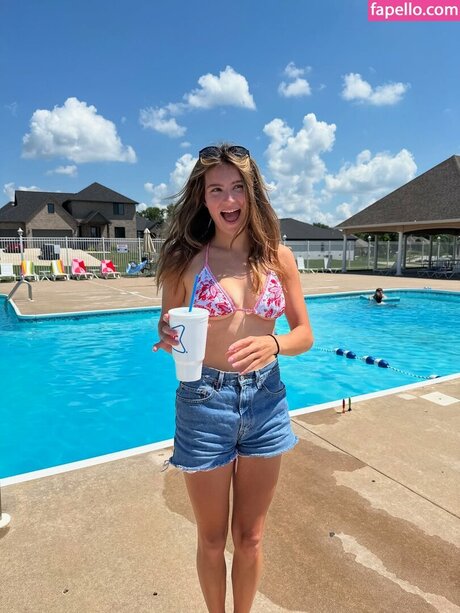 Mattea Ingemi かわいいスター 写真
