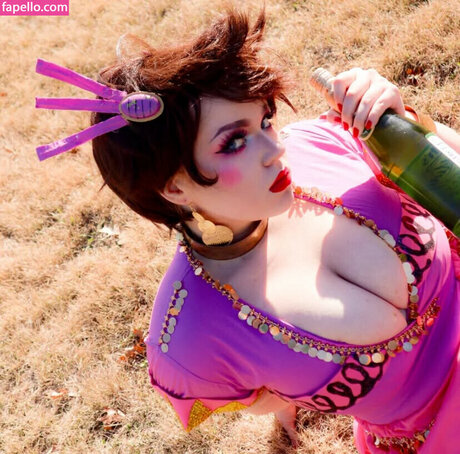 継娘オンリーファンズ ヌード 写真