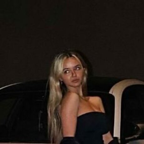 Thalia Hamidi セクシーなポルノスター 画像